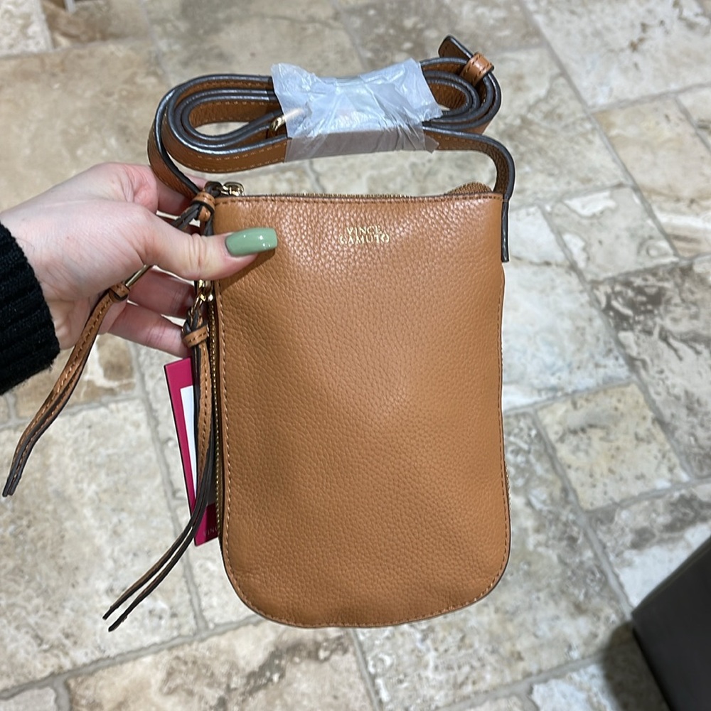 🛍️ Vince Camuto Kenzy Leather Phone Crossbody Bag - Picture 6 of 10